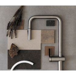 Bateria kuchenna z wyciąganą wylewką Momi stal szczotkowana DEANTE BKM_F73N