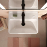 Mała umywalka wisząca 450/340 z otworem na baterię, z przelewem, SmartClean Biały Xanuia Q HANSGROHE 61007450