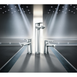 Jednouchwytowa bateria umywalkowa 100 z kompletem odpływowym z cięgłem Chrom Vernis Blend HANSGROHE 71551000