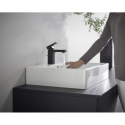 Bateria umyw. 100 CoolStart z odizolowanym kanałem wody i kpl odpływowym z cięgłem Czarny Matowy Vernis Shape HANSGROHE 71594670
