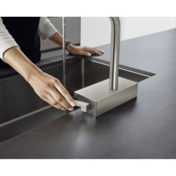 Jednouchwytowa bateria kuchenna 250, wyciągana wylewka, 2jet, sBox Stal Szlachetna Finish Aquno Select M81 HANSGROHE 73830800